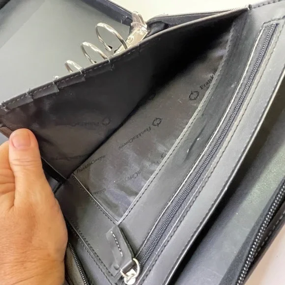 Franklin Covey  Zip Around Classic Planner  7 Ring  10.5" X 8" Black - Picture 7 of 14